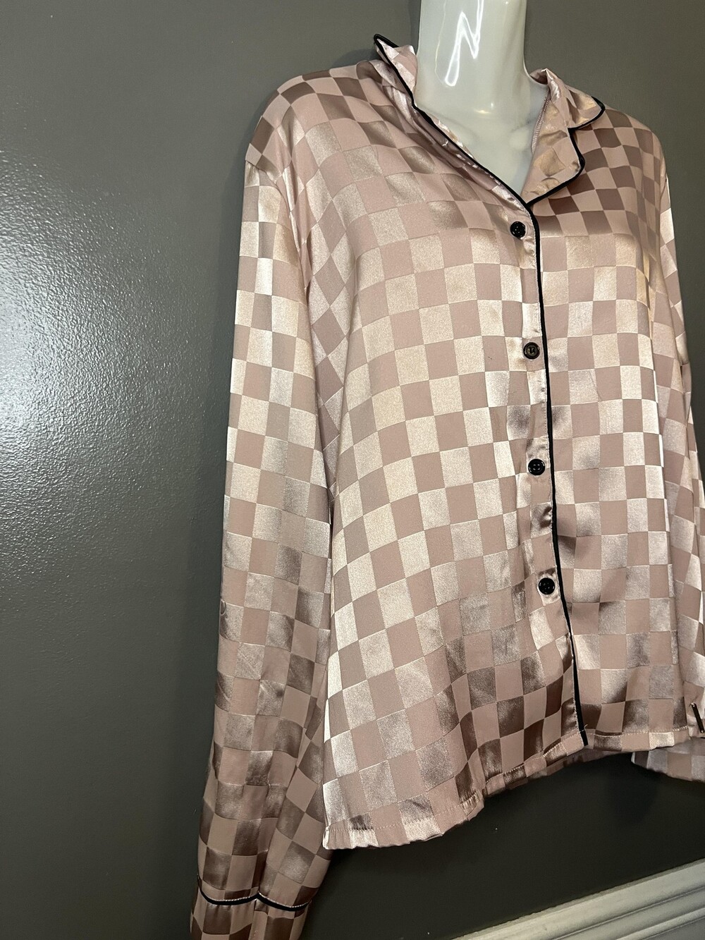 BCBGMAXAZRIA Pajama Set Womens Large Pink Satin Checkered Lounge Sleepwear - Picture 3 of 15